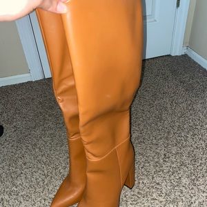 Tall Brown Heeled Boots // Condition: never worn